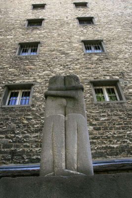 Brancusi's 'The Kiss' -- gravestone in Montparnasse Cemetery