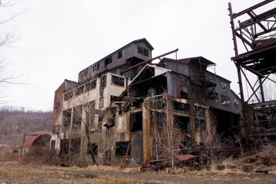 Abandoned processing plant for Eureka mine #40 (abandoned 1962)