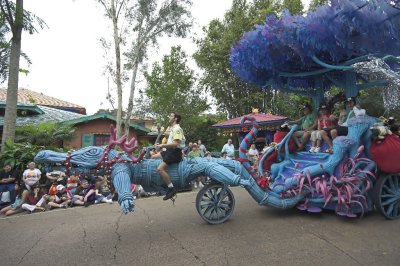 Parades_06_11.jpg
