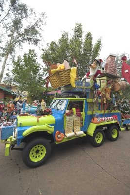 Parades_06_13.jpg
