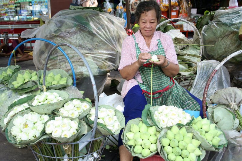 flower lady.jpg