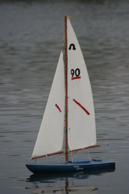 Bichon II - RC Sailboat