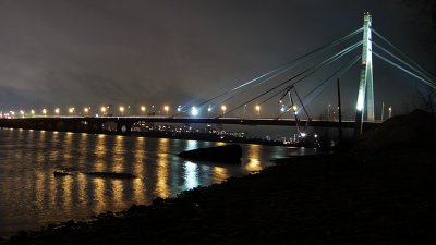 Moskovsky bridge.jpg