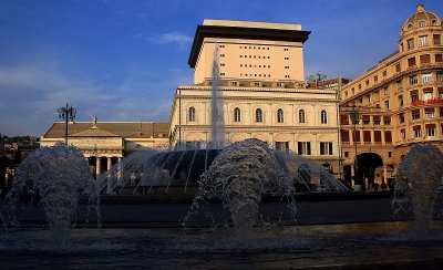 Piazza De Ferrari ed il Teatro Carlo Felice