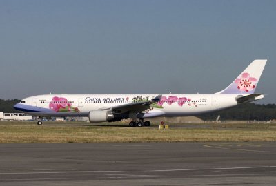 A330-302_B18305_CAL