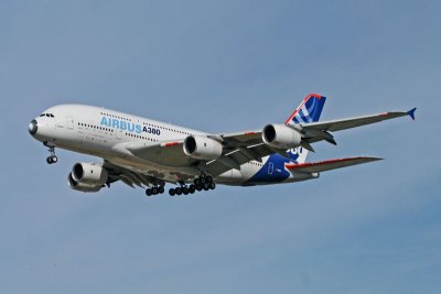 A380-841_001_FWWOW_09.jpg