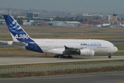 A380-841_002_FWXXL_01.jpg