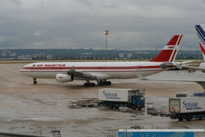 A340-312_3BNAV_MAU.jpg