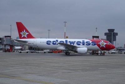 EDW_A320-214_HBIHX
