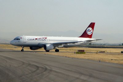FHY_A320-211_TCFBF