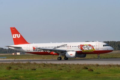 LTU_A320-214_DALTC