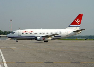 AMC_B737-2Y5A-9HABE.jpg