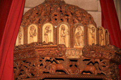 Detail in the crown above Emperor Selassie's seat.