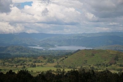 Lake Mutanda nestled in the surrounding mountains.