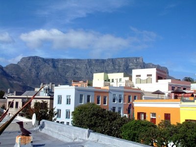 Houses with Table Mountain in the background