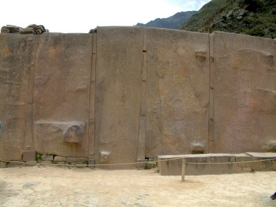 Stones are fitted precisely together to form the wall