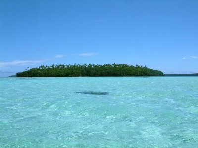 Picture taken from the water between Mounu and Ovalu Islands