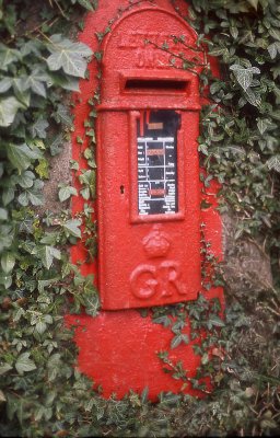 Letter Box Ceint Blwch Postio 1.