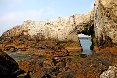 Bwa gwyn Coastal Path Rhoscolyn Anglesey.jpg