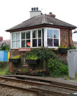 Signal box Llanfairpwllgwyngyll North Wales.jpg