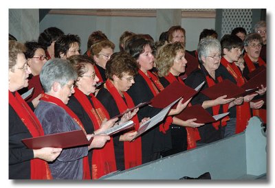 Der Frauenchor beim Adventskonzert 2005
