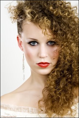 Elise Make-up & hair: Ingrid Kippuw