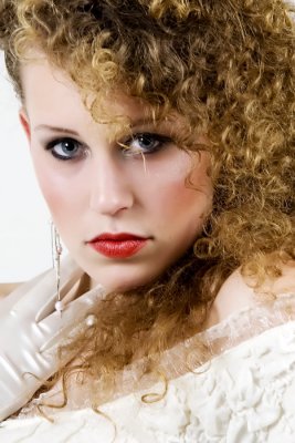 Elise Make-up & hair: Ingrid Kippuw