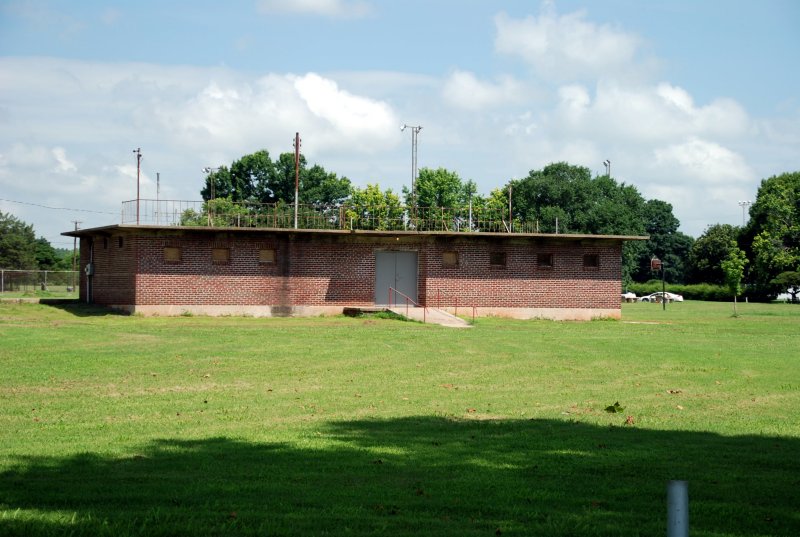 Bath House & Entrance to former Kiwanis Swimming Pool