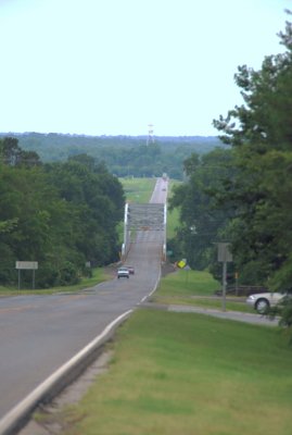 SH19-WASHITA RIVER BRIDGE LOOKING WEST TO WATER TOWER IN PAULS VALLEY-6-15-2007.JPG