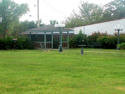 Park setting on Main Street1.jpg