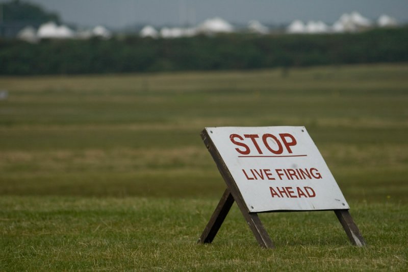 Stop !  *