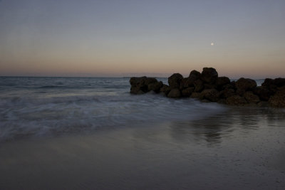 moon rise at Msasani bay_w.jpg