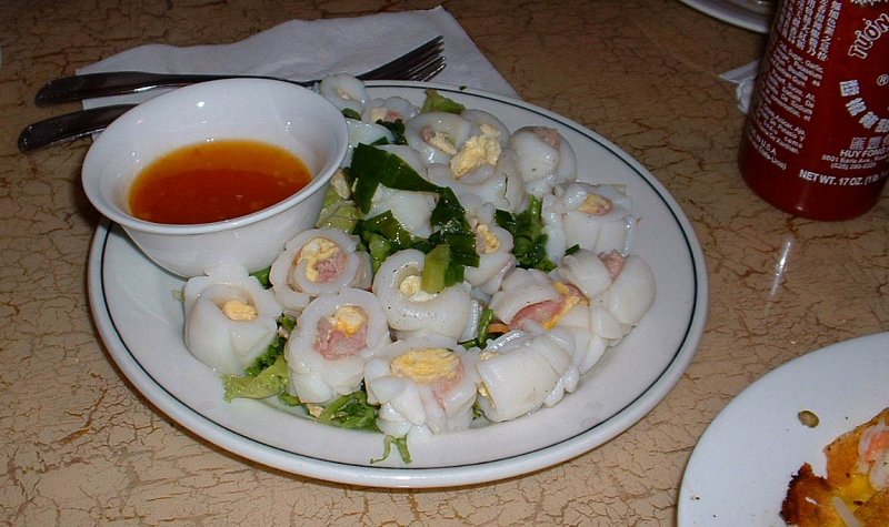 Egg-stuffed Squid rolls