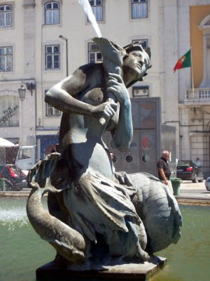 Close-up of the fountain