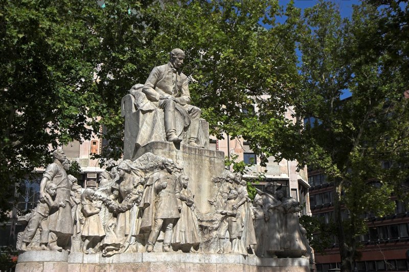 Vrsmarty Square