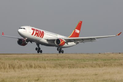 TAM   Airbus A330-200   PT-MVD