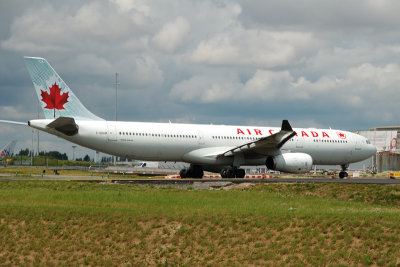 Air Canada   Airbus A330-300   C-GHLM