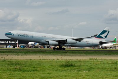Cathay Pacific  Airbus A340-300  B-HXE