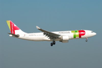 TAP  Airbus A330-200  CS-TOJ