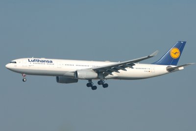 Lufthansa   Airbus A330-300   D-AIKA