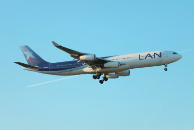 LAN  Airbus A340-300   CC-CQE