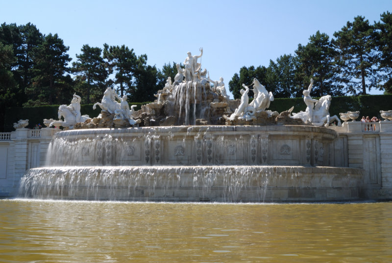 Schnbrunn Fountain