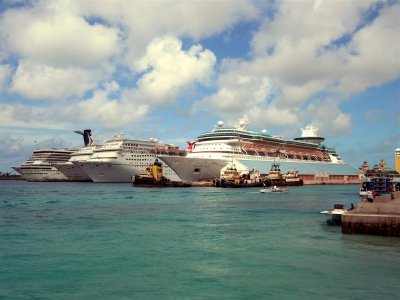 Five cruise ships in Nassau today