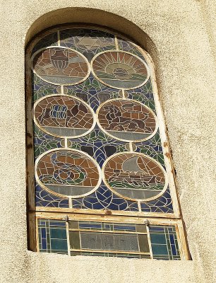 synagogue window.JPG