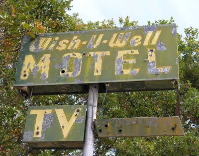Wish-U-Well motel sign