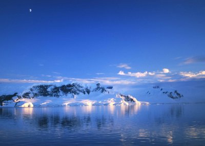 Early-Morning-Antarctica