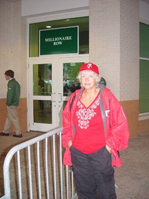 SARA ON THE LOOKOUT FOR THE RICH AND FAMOUS ON MILLIONAIRE ROW-ONE TICKET $16,000