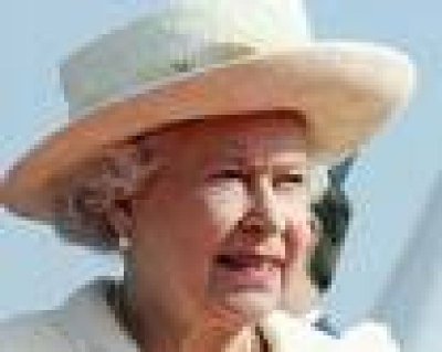 THE QUEEN WAS AT THE DERBY BUT WE DIDN'T SEE HER....NOT MY PICTURE