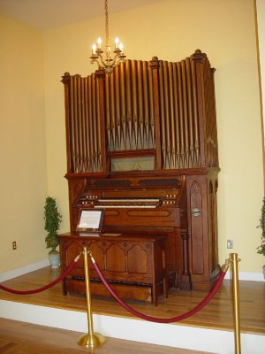 THIS PIPE ORGAN WAS IN THE GRAND BALLROOM