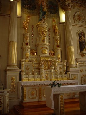 THIS WAS THE ALTAR IN A CHURCH IN OLD QUEBEC-CATHOLIC DO YOU THINK???